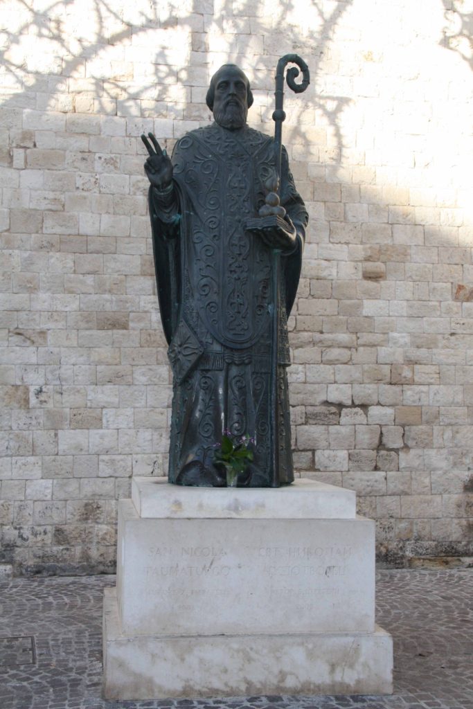 Bari St.Nikolas monument